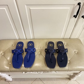 Новые сандалии VALENTINO, кожа, овечья подкладка, размеры 35-42 (