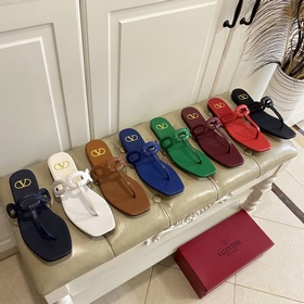 Новые сандалии VALENTINO, кожа, овечья подкладка, размеры 35-42 (