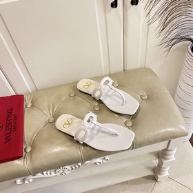 Новые сандалии VALENTINO, кожа, овечья подкладка, размеры 35-42 (