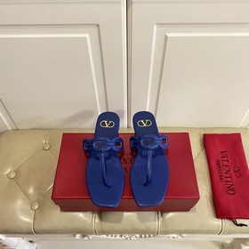 Новые сандалии VALENTINO, кожа, овечья подкладка, размеры 35-42 (