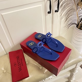 Новые сандалии VALENTINO, кожа, овечья подкладка, размеры 35-42 (