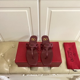 Новые сандалии VALENTINO, кожа, овечья подкладка, размеры 35-42 (