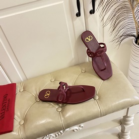 Новые сандалии VALENTINO, кожа, овечья подкладка, размеры 35-42 (