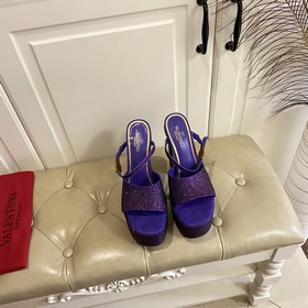 Серия VALENTINO от Valentino, новинка, представленная в финале по