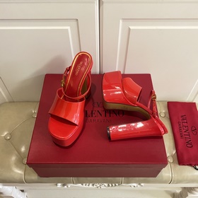 Серия VALENTINO от Valentino, новинка, представленная в финале по