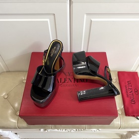 Серия VALENTINO от Valentino, новинка, представленная в финале по