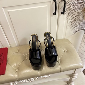 Серия VALENTINO от Valentino, новинка, представленная в финале по