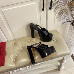 Серия VALENTINO от Valentino, новинка, представленная в финале по