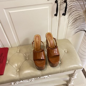 Серия VALENTINO от Valentino, новинка, представленная в финале по