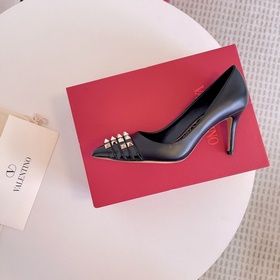 Valentino VT новейшая коллекция. Уникальные инновационные туфли н