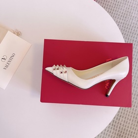 Valentino VT новейшая коллекция. Уникальные инновационные туфли н