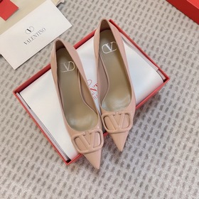 Сандалии Valentin* с большими пряжками, лакированные сандалииз по