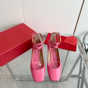 Valentino/Валентино 2023 весна-лето, новые модели, лакированные т