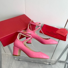 Valentino/Валентино 2023 весна-лето, новые модели, лакированные т