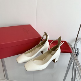 Valentino/Валентино 2023 весна-лето, новые модели, лакированные т