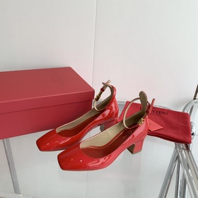Valentino/Валентино 2023 весна-лето, новые модели туфли Мэри Джей