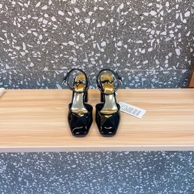 Высокие босоножки Valen*tino ONE STUD из серии ONE STUD, уникальн