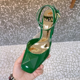 Высокие босоножки Valen*tino ONE STUD из коллекции ONE STUD. Уник