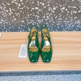 Высокие босоножки Valen*tino ONE STUD из серии ONE STUD. Уникальн