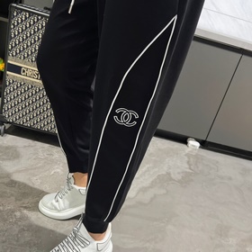 Chanel  Новые брюки для весны-лета 2023 года! Одновременная прод