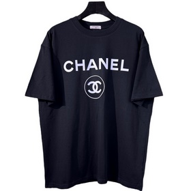 Chanel Модель с коротким рукавом и классическими буквамиз коллекц