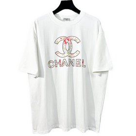 Chanel Модель с коротким рукавом и буквой «Sakura» из коллекции 2