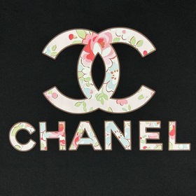 Chanel Модель с коротким рукавом и буквой «Sakura» из коллекции 2