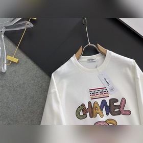 Chan*l! Chanel, эксклюзивный дизайн. Свободный свитшот с круглым