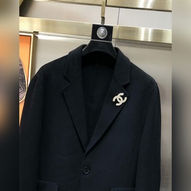Chanel эксклюзивная коллекция осенне-зимних моделей мужских пальт