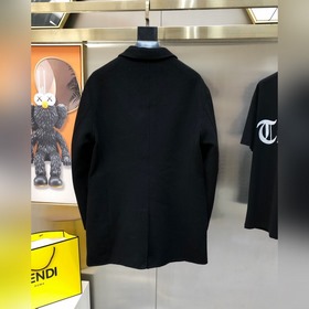Chanel эксклюзивная коллекция осенне-зимних моделей мужских пальт