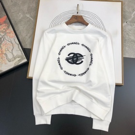 Свитер с вышитыми буквами C от Chanel*22S для осени зимы, одинако