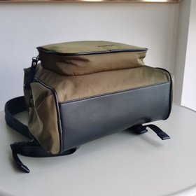 Новый нейлоновый рюкзак с вышивкой от Burberry. Рюкзак TB серии T