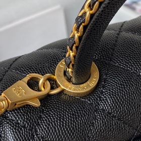 23p Chanel модель 92990  Сумка с крышкой. В этом сезоне очень по