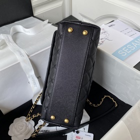 23p Chanel модель 92990  Сумка с крышкой. В этом сезоне очень по