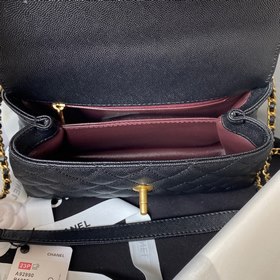 23p Chanel модель 92990  Сумка с крышкой. В этом сезоне очень по