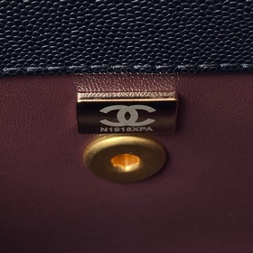 23p Chanel модель 92990  Сумка с крышкой. В этом сезоне очень по