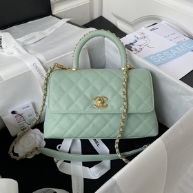 23p Chanel модель 92990  Сумка с крышкой. В этом сезоне очень по