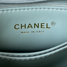 23p Chanel модель 92990  Сумка с крышкой. В этом сезоне очень по