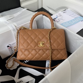 23p Chanel модель 92990  Сумка с крышкой. В этом сезоне очень по