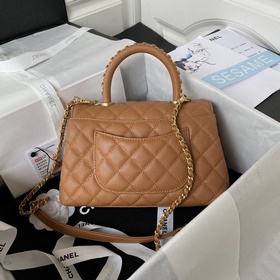 23p Chanel модель 92990  Сумка с крышкой. В этом сезоне очень по