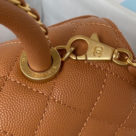 23p Chanel модель 92990  Сумка с крышкой. В этом сезоне очень по