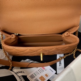 23p Chanel модель 92990  Сумка с крышкой. В этом сезоне очень по