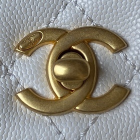 23p Chanel модель 92990  Сумка с крышкой. В этом сезоне очень по