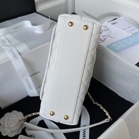 23p Chanel модель 92990  Сумка с крышкой. В этом сезоне очень по