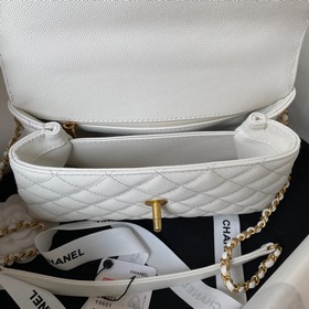23p Chanel модель 92990  Сумка с крышкой. В этом сезоне очень по