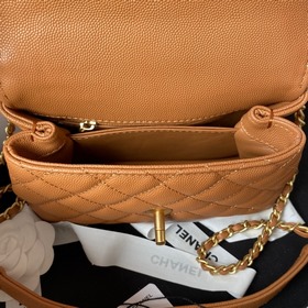 23p Chanel модель AS2215  мини-сумка с крышкой. В этом сезоне о