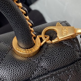 23p Chanel модель AS2215  мини-сумка с крышкой. В этом сезоне о