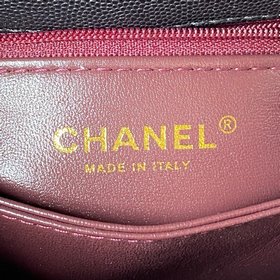 23p Chanel модель AS2215  мини-сумка с крышкой. В этом сезоне о