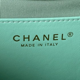 Chanel 23P — скрытый бестселлер, сумка-седло. Очень ограниченный 