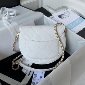 Chanel 23P — скрытый бестселлер, сумка-седло. Очень ограниченный 